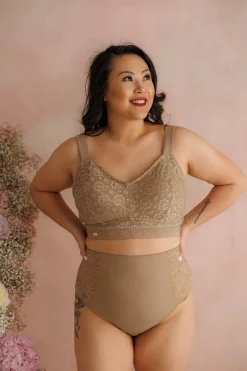 Ada Flower High Waist -*Careless Clearance