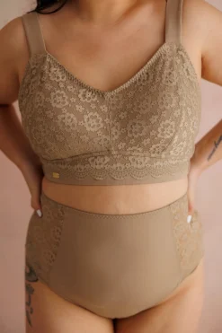 Ada Flower High Waist -*Careless Clearance