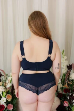 Aline Flower Big Cup BH - Mørk blå*Careless Fashion