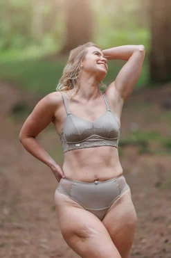 Amalie String -*Careless Discount