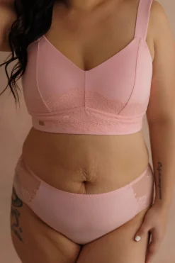 Amalie String -*Careless Online