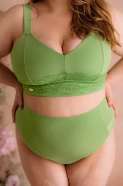 Amanda Basic Bra Big Cup -*Careless Clearance