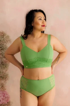 Amanda Basic Bra Big Cup -*Careless Clearance