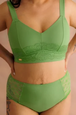 Amanda Basic Bra Big Cup -*Careless Clearance