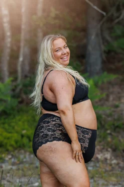 Amanda Basic Bra Small Cup -*Careless New