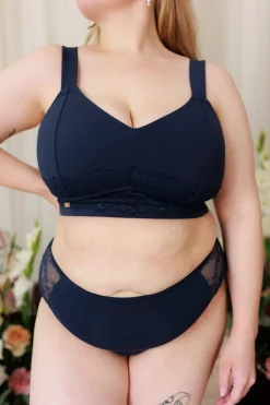 Amanda Big Cup BH - Mørk blå*Careless Hot