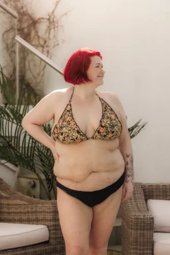 Cuba Ruffles bikinitopp - Svart - Flowerpower*Careless Hot