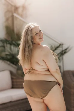 Cuba Ruffles bikinitopp - Mørk beige - Daisy*Careless Sale