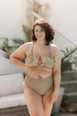 Cuba Ruffles bikinitopp - Mørk beige - Blossom*Careless Online