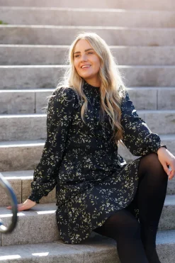 Julia kjole -*Careless Clearance