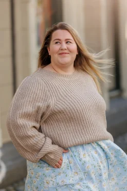 Leah Genser -*Careless Online