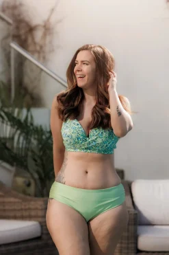 Roma bikinitopp - Pastellgrønn - Flower paint*Careless Outlet